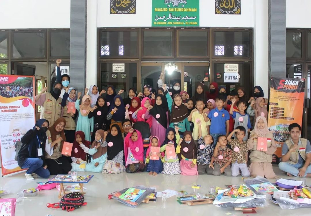 Bermain dan Belajar Bersama Adik-Adik Juara di Desa Candiwulan, Kebumen