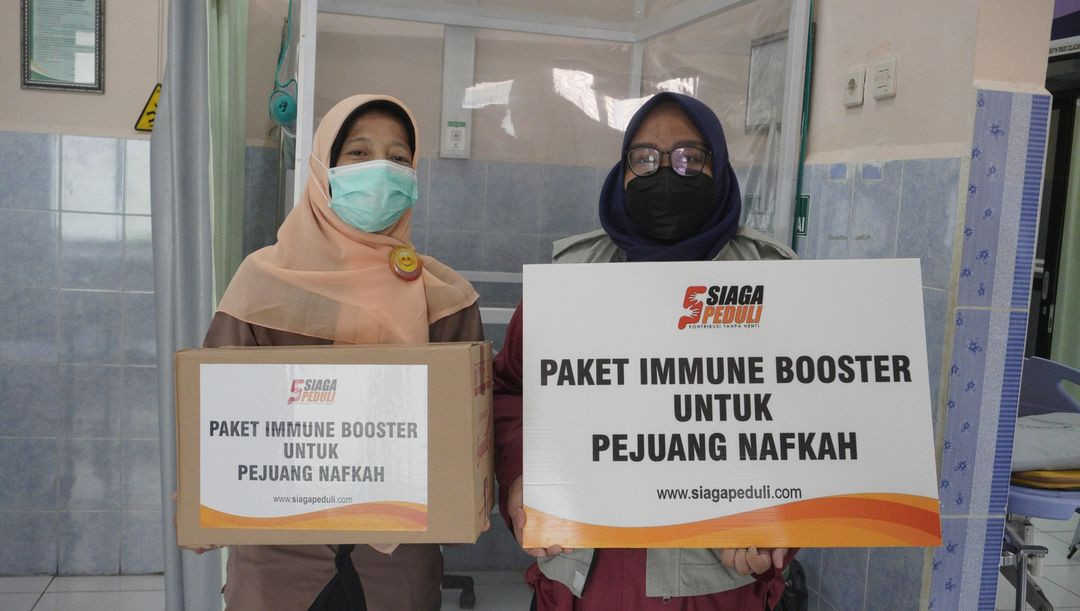 Berbagi Paket Immune Booster Untuk Perempuan Pejuang Nafkah RSUD di Kab. Cilacap
